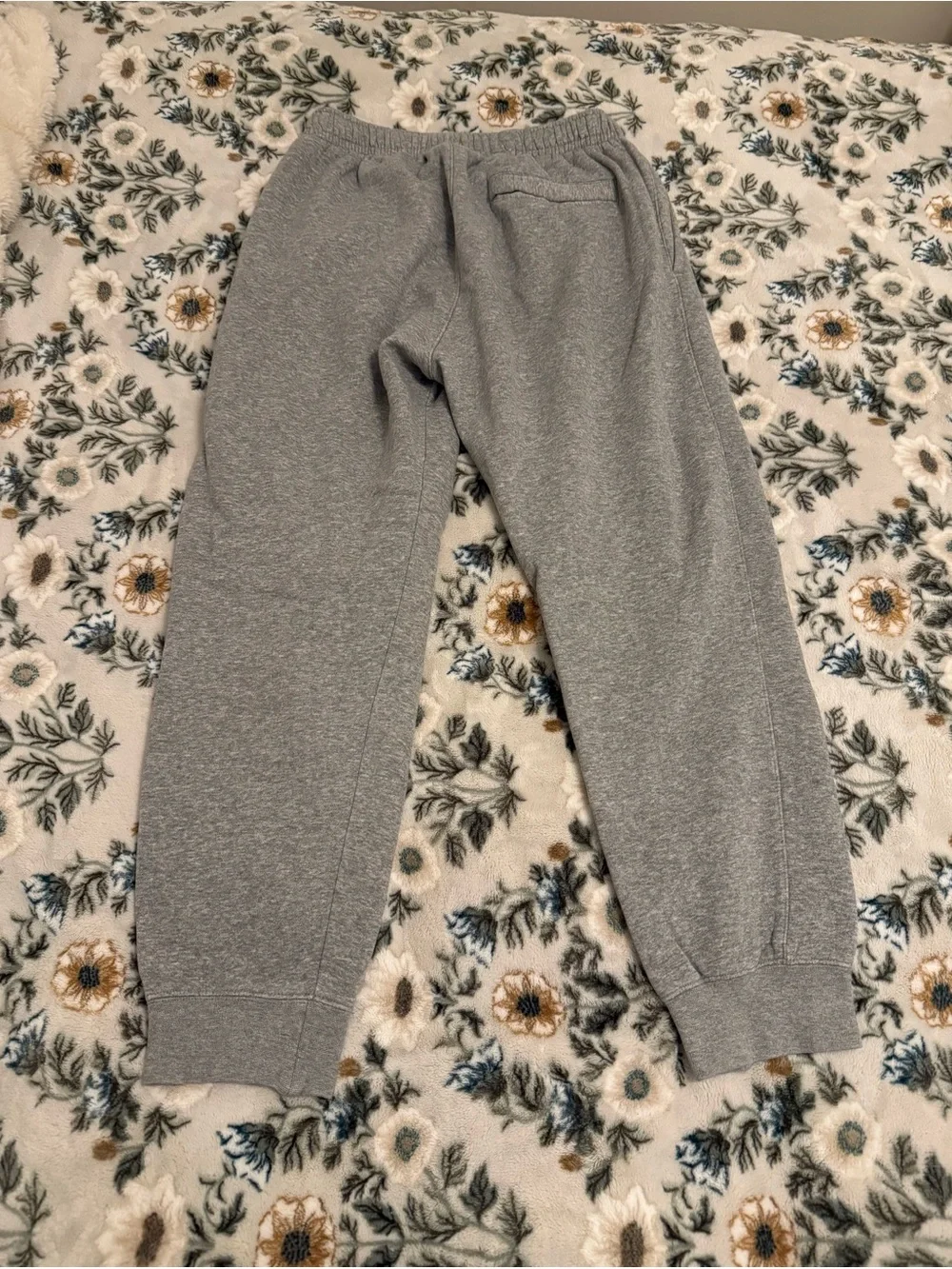 gray nike sweatpants
